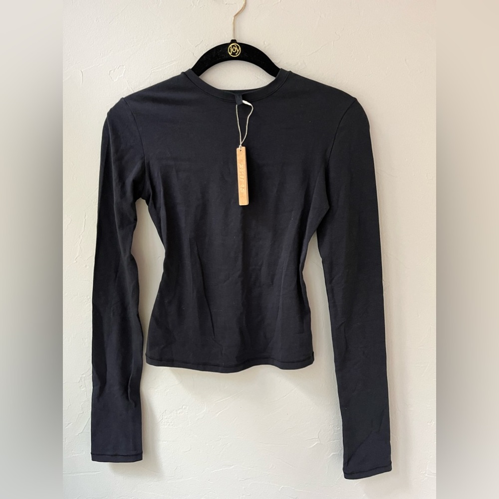 🖤SKIMS COTTON JERSEY LONG SLEEVE T-SHIRT IN SOOT S